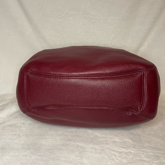 Michael Kors burgundy shoulder bag - Picture 3 of 9